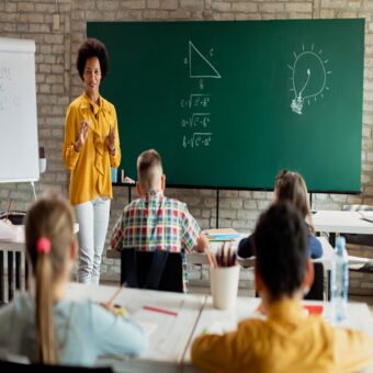  Professores que Mudam Vidas: Os Desafios e os Impactos de Duas Educadoras da Rede Pública de Osasco