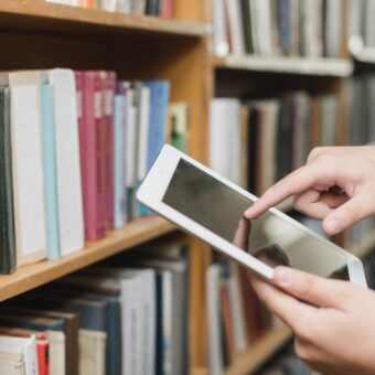  Booktokers, literatura e novos leitores: como as redes sociais estão revolucionando o mercado literário