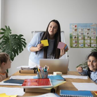  Aulas de reforço escolar: quando a sala de estar vira sala de aula