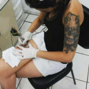 1.1-300x300 Virada de carreira: do escritório ao estúdio de tattoo