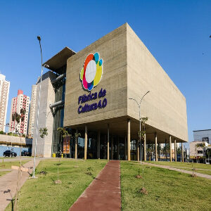 Parte da frente da Fábrica de cultura de Osaco