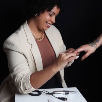  Unhas em gel: da estética ao cuidado sanitário