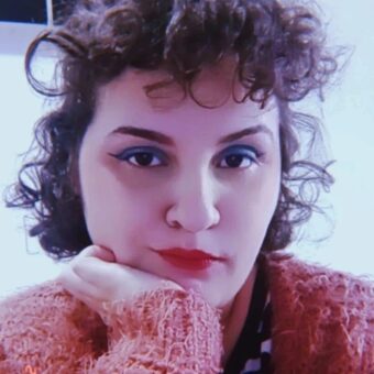 renata-bottiglia-redatora.jpeg Nossa equipe