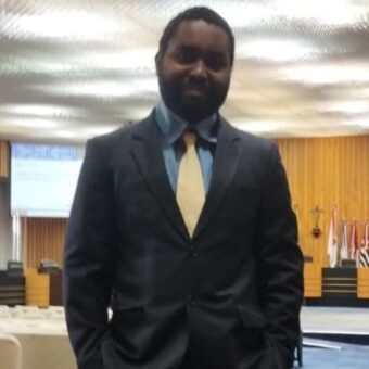 van-lee-pereira-revisor.jpeg Nossa equipe