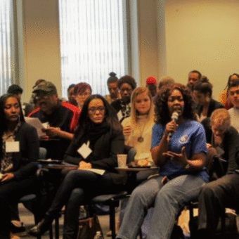  Decisões públicas com pouca participação popular